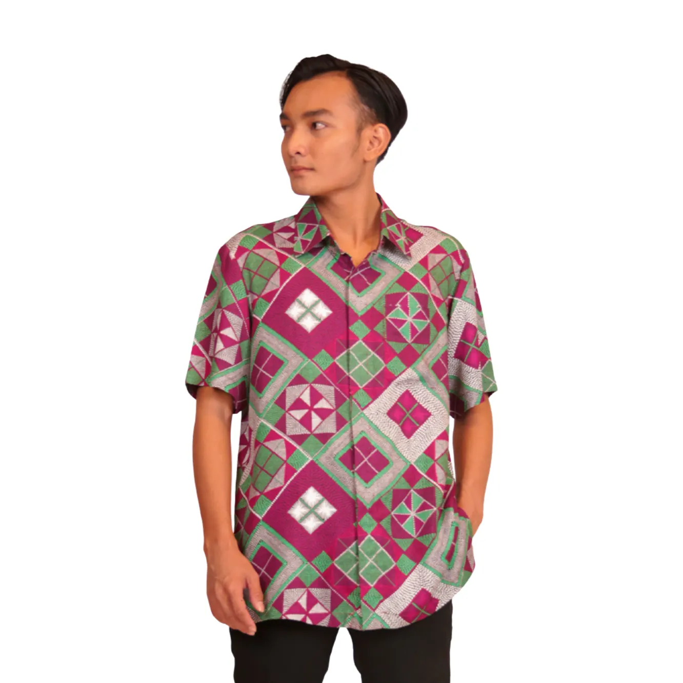 KEMEJA HEM LENGAN PENDEK PRIA WARNA MERAH HIJAU, RAYON TWILL MOTIF TENUN GEOMETRIS ETNIK, EKSKLUSIF MOREZ