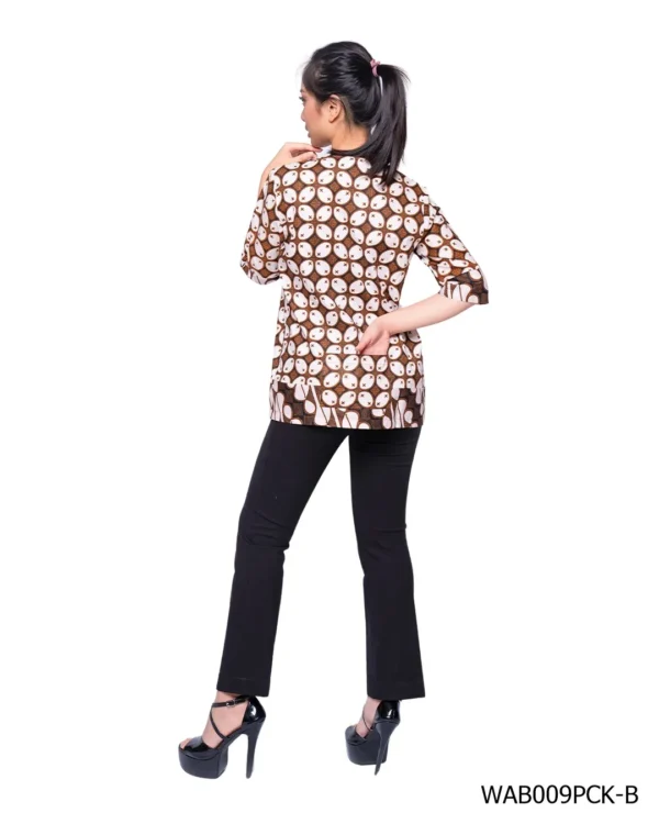 BATIK BLOUSE KATUN MOTIF BADAN KAWUNG KOMBINASI PARANG SOGAN PUTIH LIMITED MISSELLE - Image 4