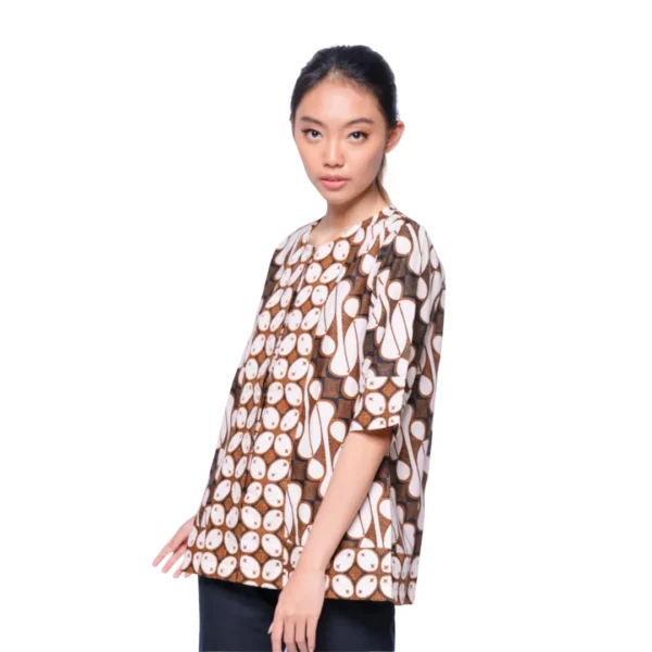BATIK BLOUSE KATUN MOTIF BADAN PARANG KOMBINASI KAWUNG SOGAN PUTIH LIMITED MISSELLE