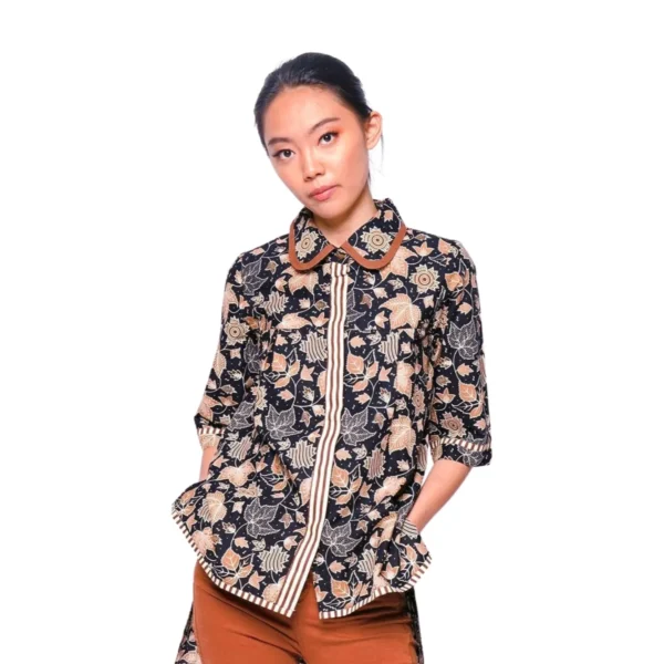 BATIK BLOUSE KATUN BUNGA LATAR HITAM COKLAT LIMITED MISSELLE - Image 3